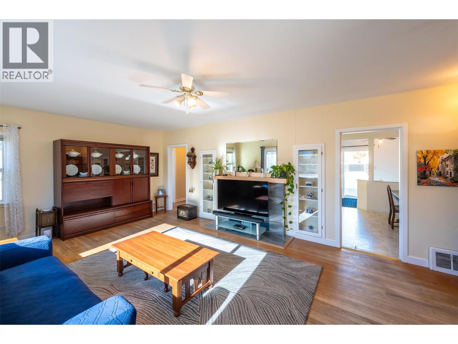 215 Windsor Avenue, Penticton