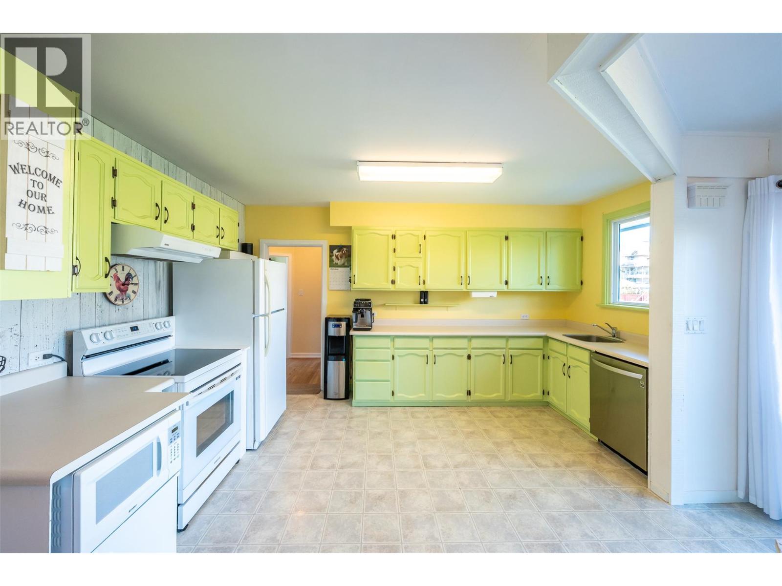 215 Windsor Avenue, Penticton