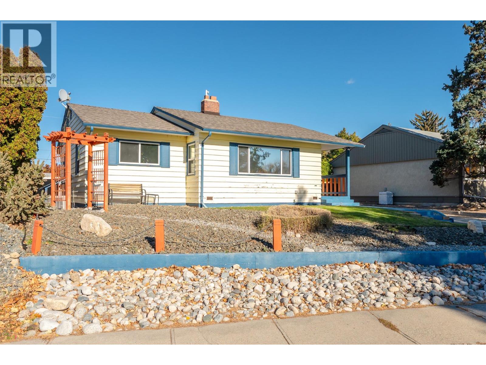 215 Windsor Avenue, Penticton