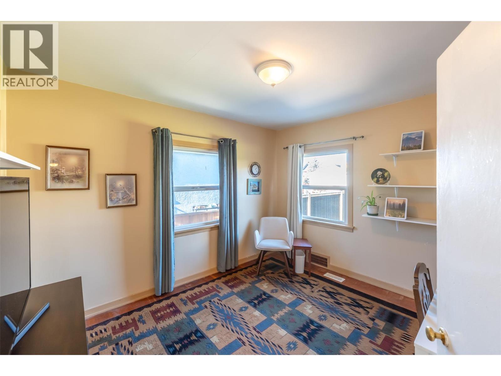 215 Windsor Avenue, Penticton