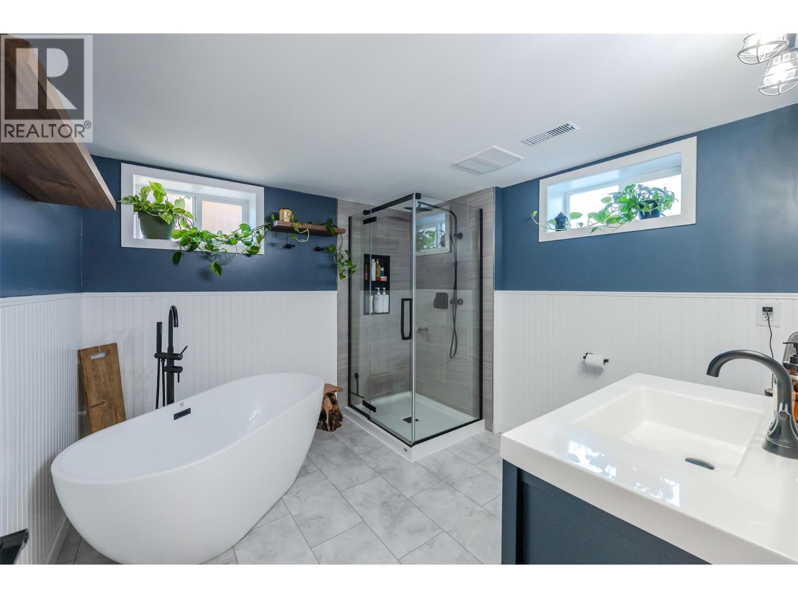215 Windsor Avenue, Penticton