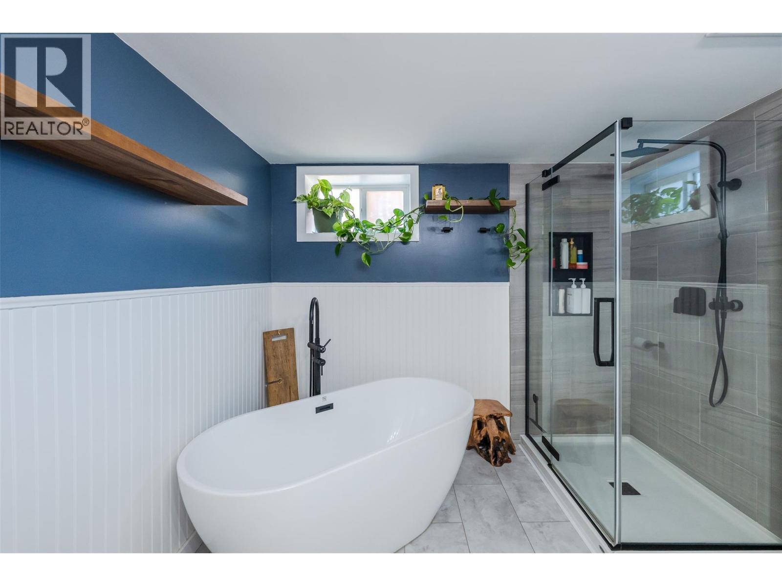 215 Windsor Avenue, Penticton