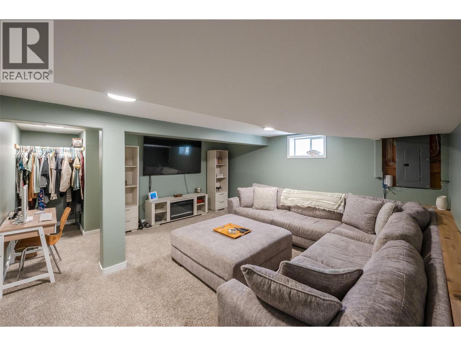 215 Windsor Avenue, Penticton
