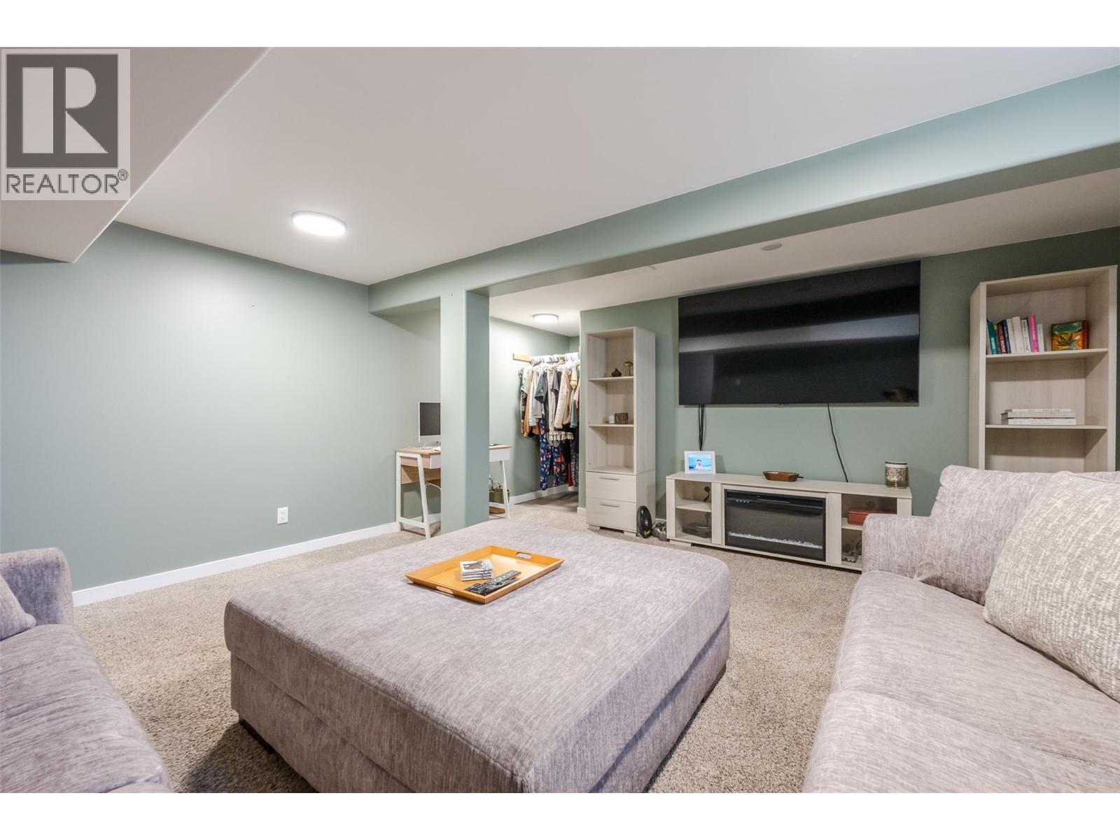 215 Windsor Avenue, Penticton