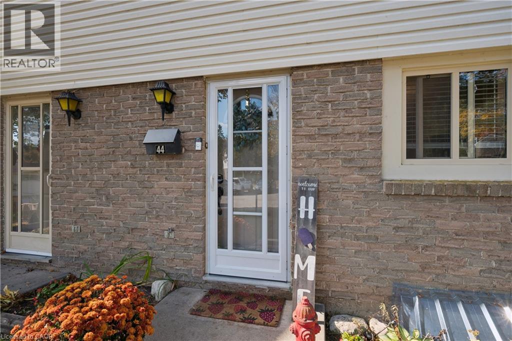 165 GREEN VALLEY Drive Unit# 44 — photo 2