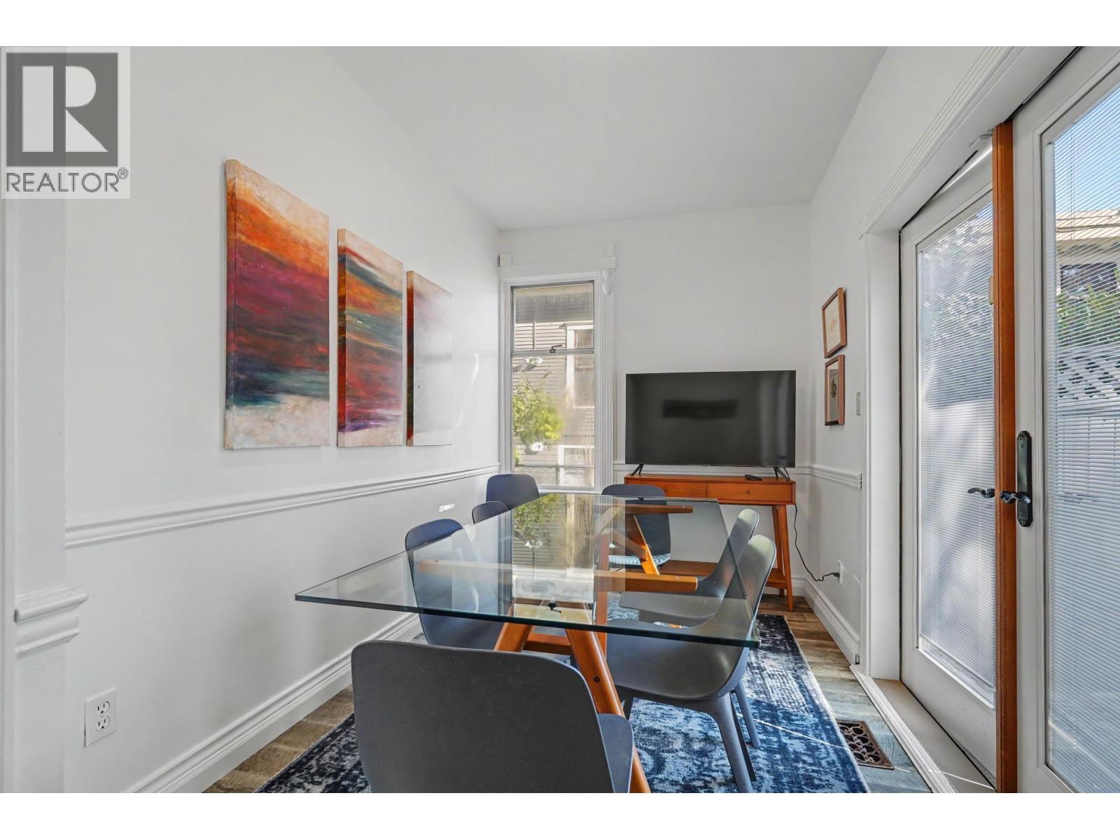 5048 47A Avenue, Delta — photo 18