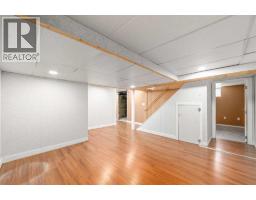 227 4 Street Sw, Medicine Hat, AB T1A4E4 Photo 18