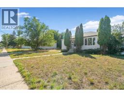 227 4 Street Sw, Medicine Hat, AB T1A4E4 Photo 22