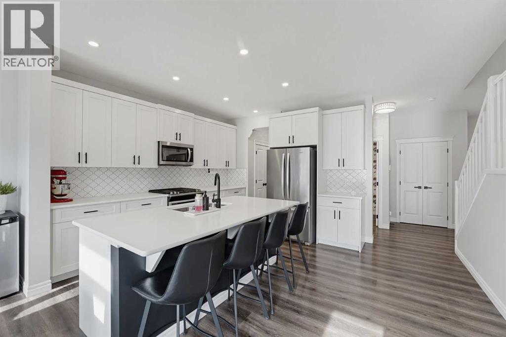721 Midtown Drive SW, Airdrie — photo 3