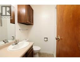 739 23 Street N, Lethbridge, AB T1H3S8 Photo 17