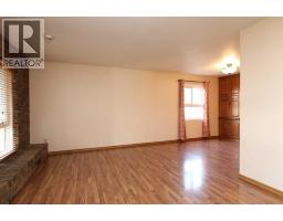 Kitchen - 739 23 Street N, Lethbridge, AB T1H3S8 Photo 7