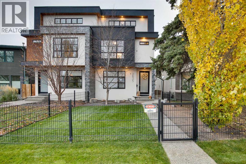 Front view, great curb appeal
