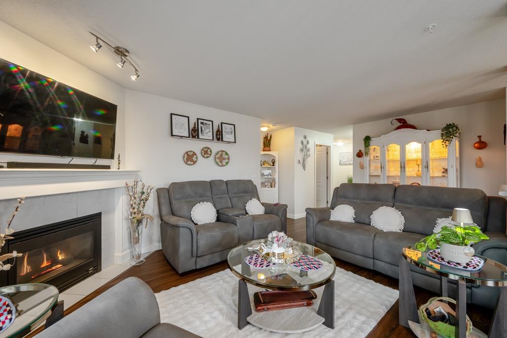 312 33738 KING Road, Abbotsford