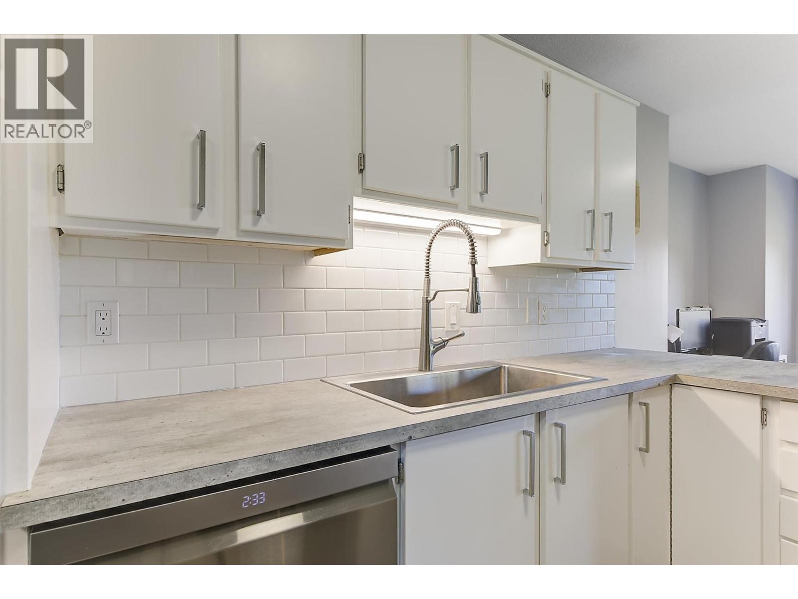  2218 Golf Course Drive, West Kelowna