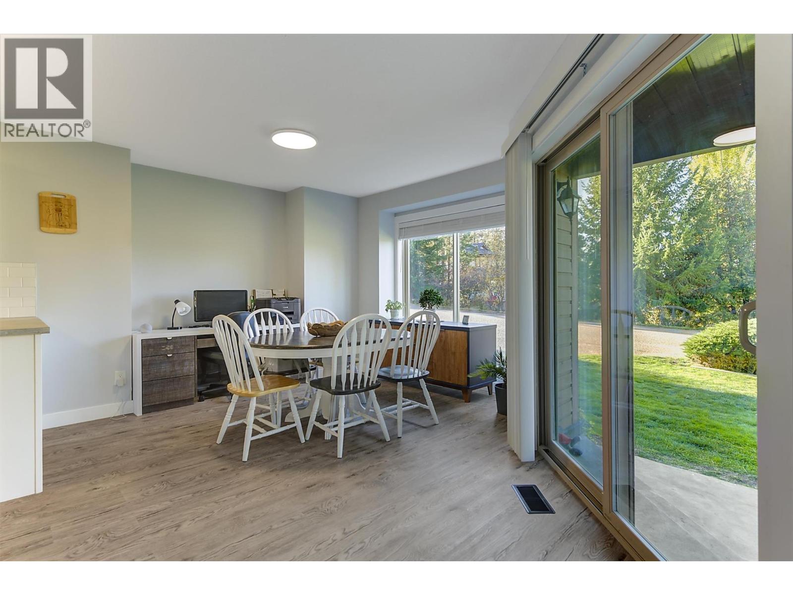  2218 Golf Course Drive, West Kelowna