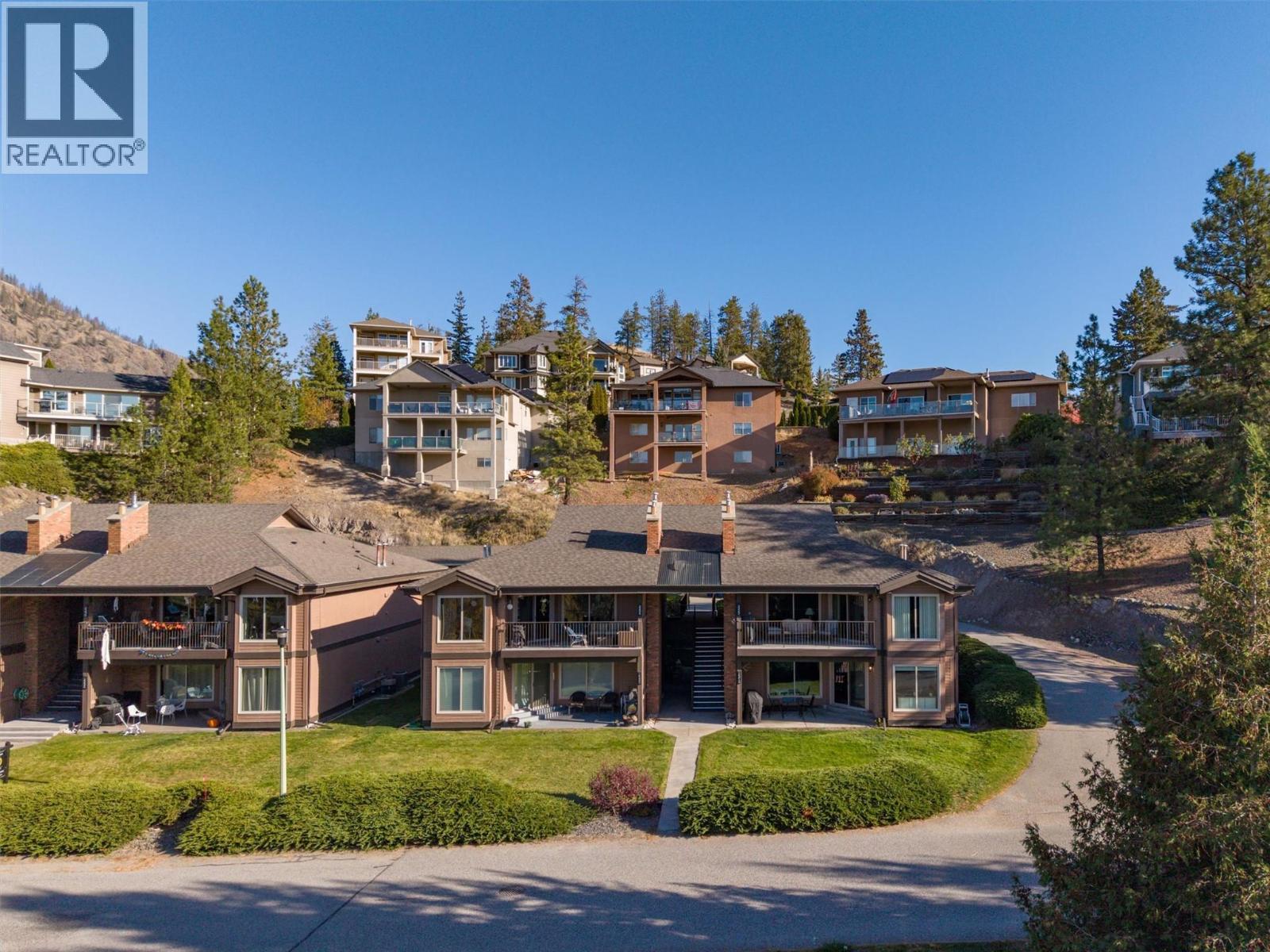  2218 Golf Course Drive, West Kelowna