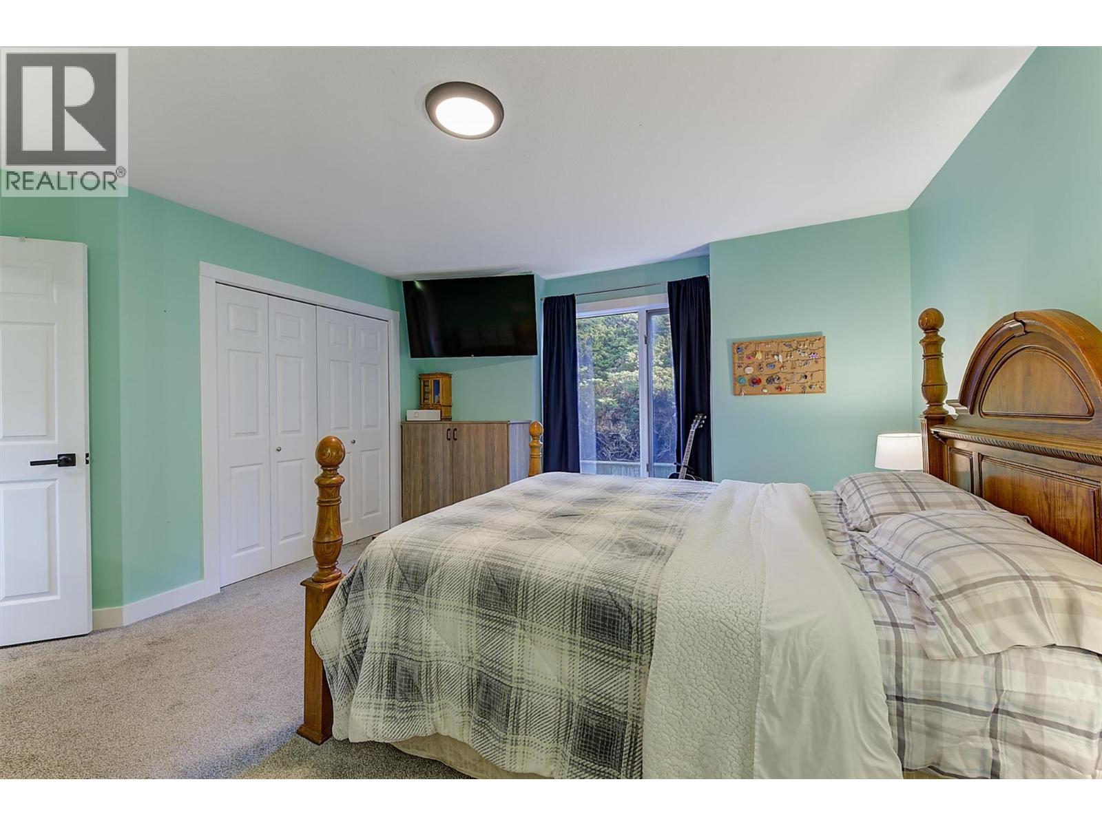  2218 Golf Course Drive, West Kelowna