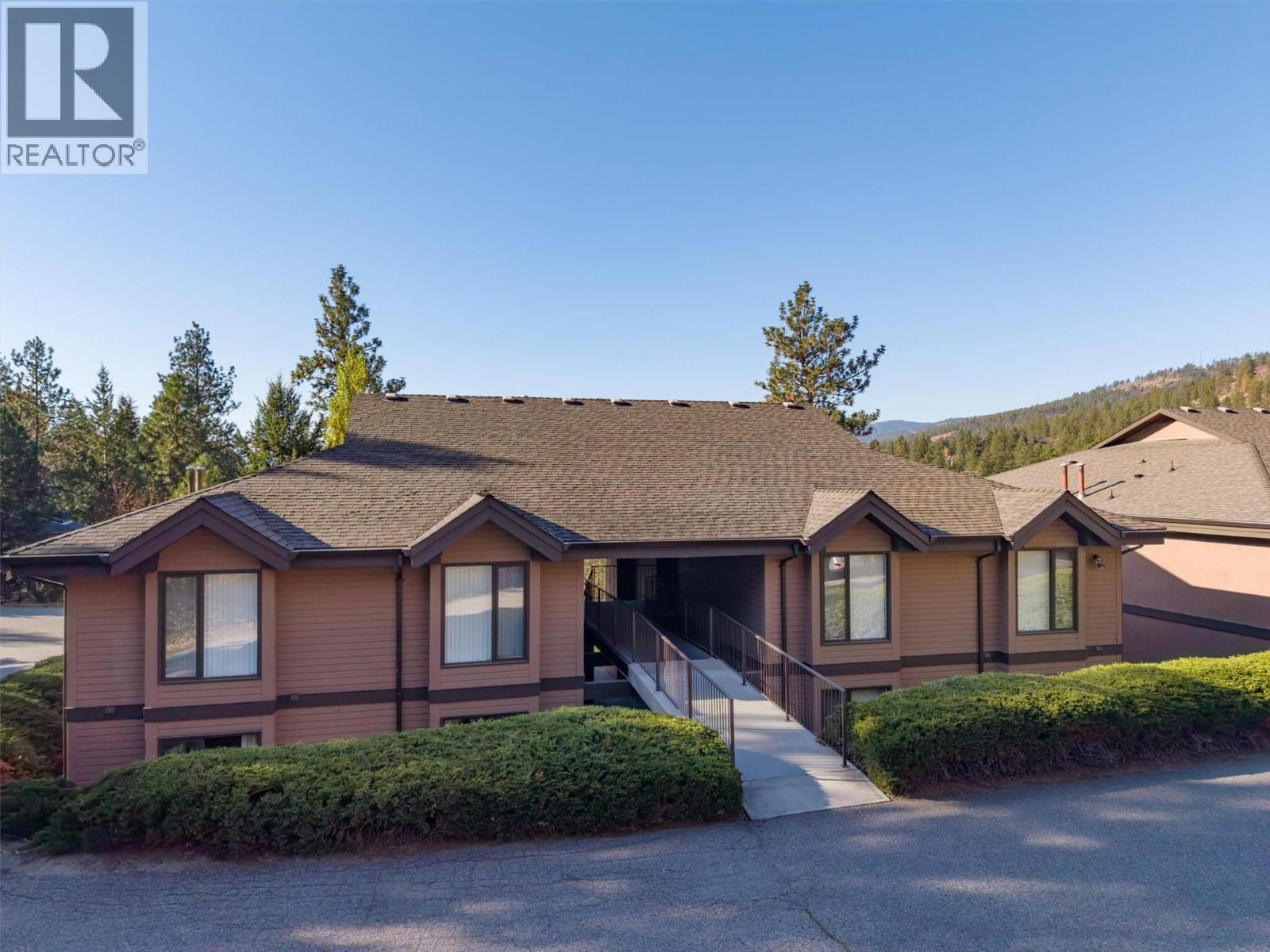  2218 Golf Course Drive, West Kelowna