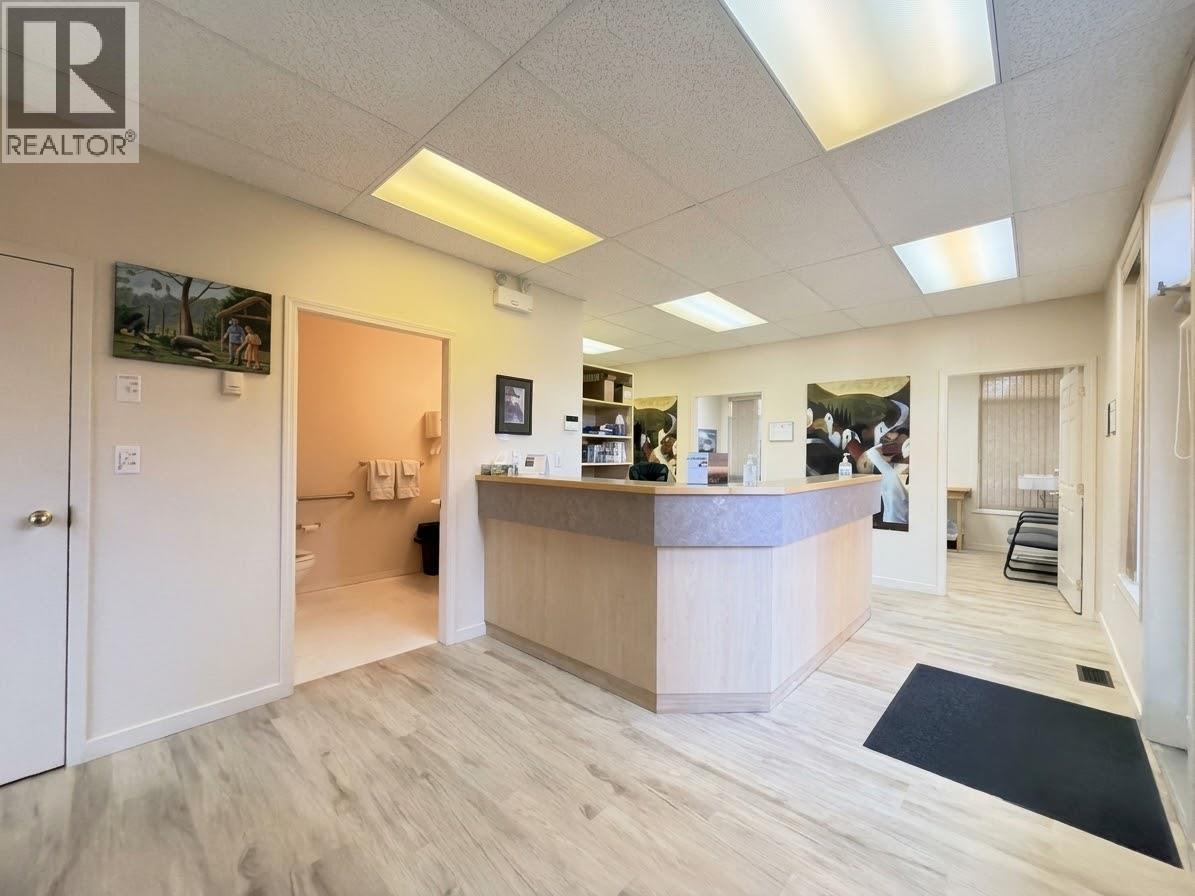 4 680 Marine Park Drive, Salmon Arm - Image 1
