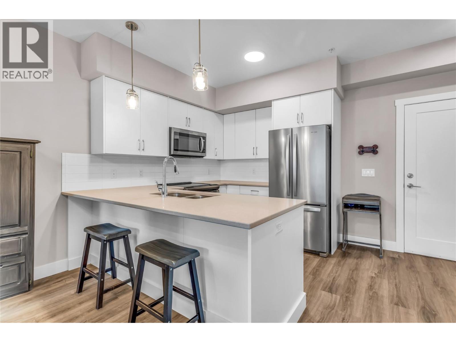204 3090 Burtch Road, Kelowna