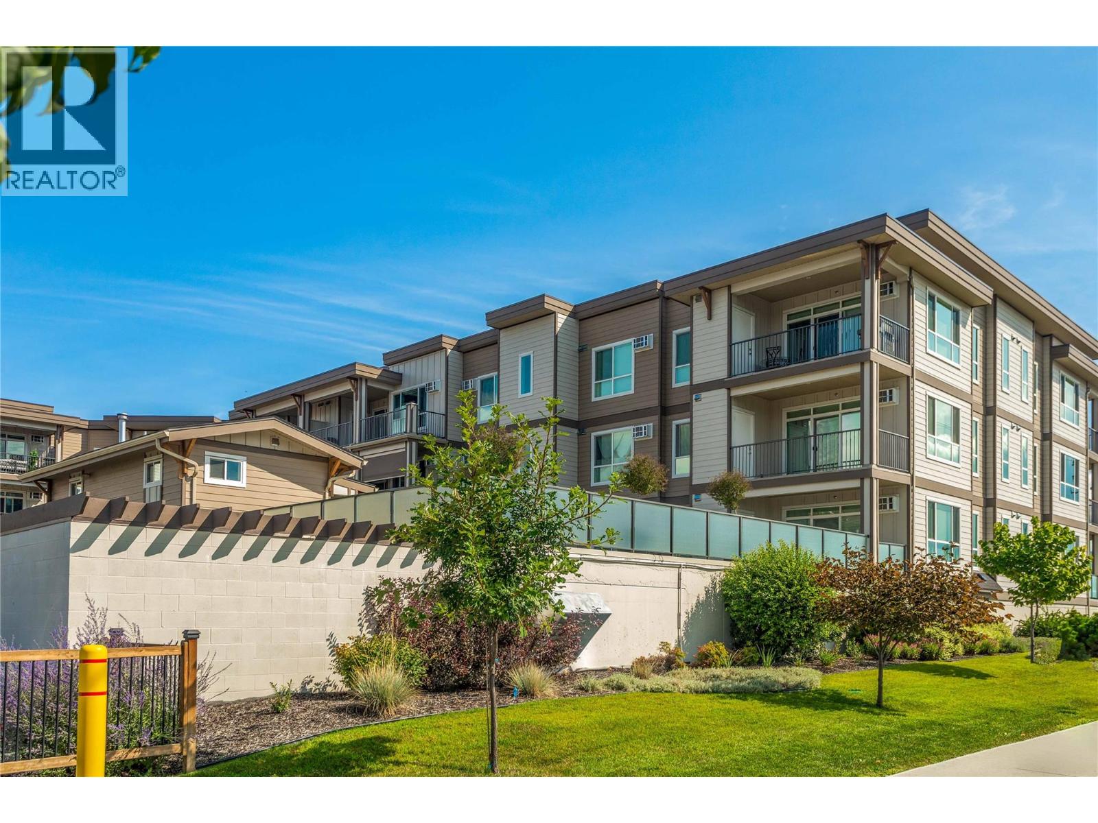 204 3090 Burtch Road, Kelowna