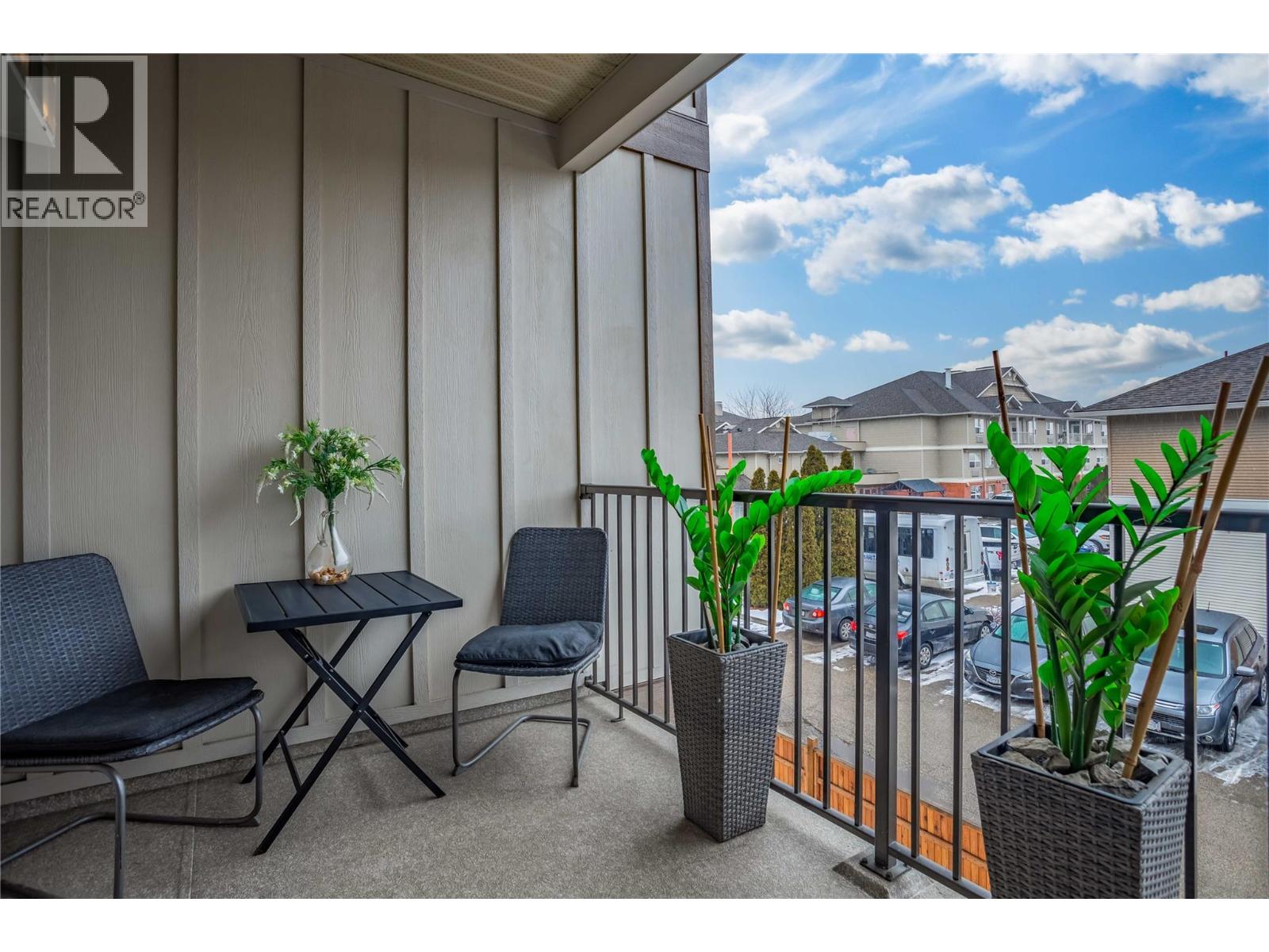 204 3090 Burtch Road, Kelowna