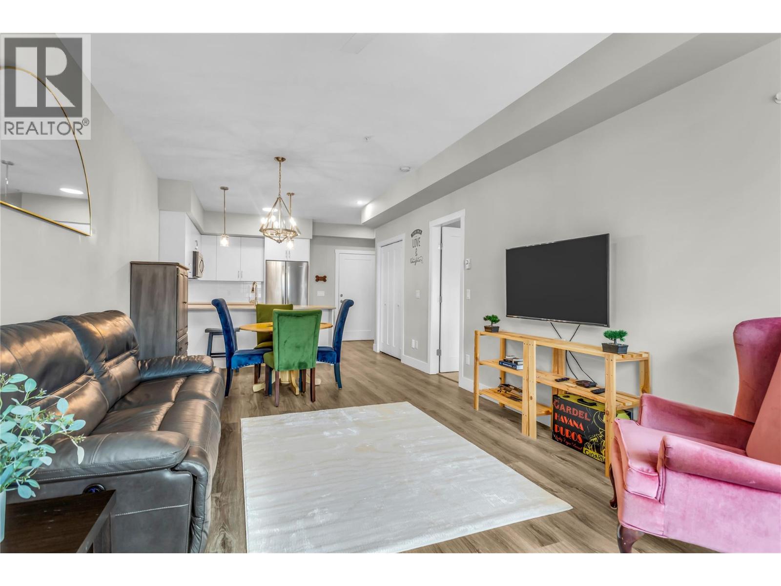204 3090 Burtch Road, Kelowna