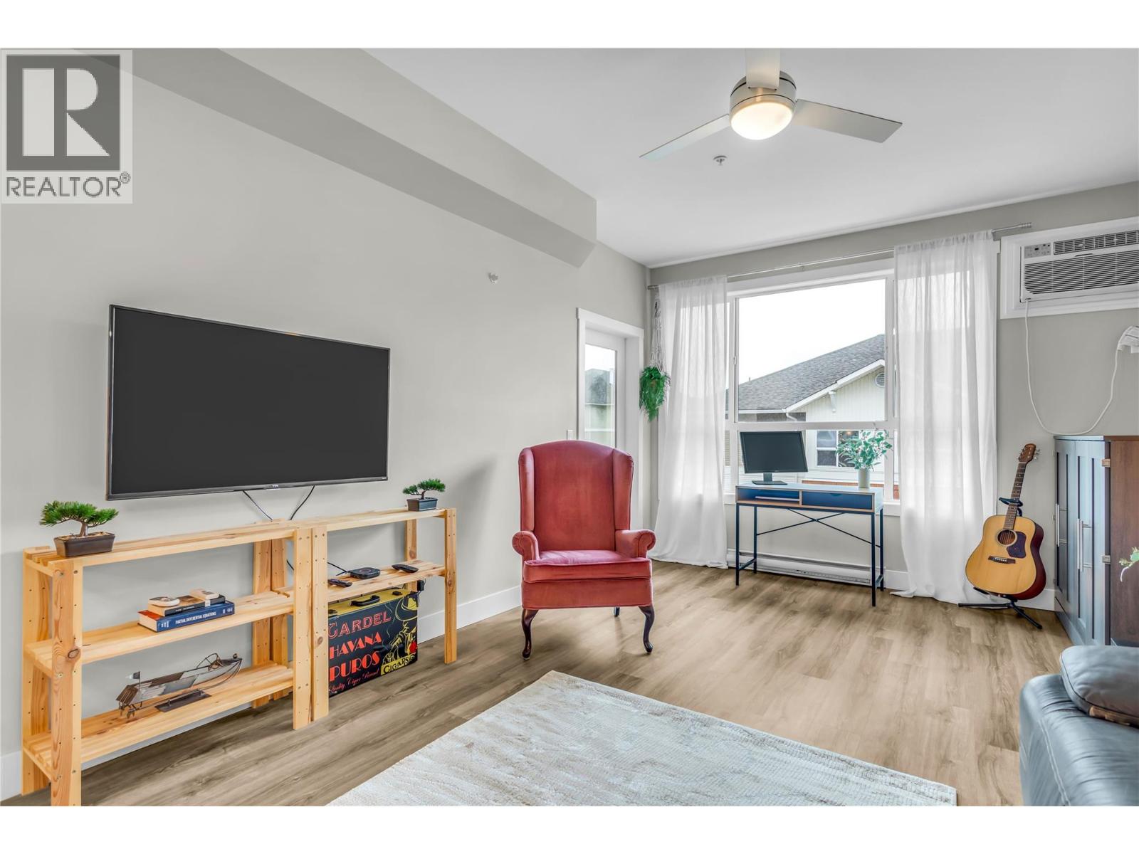 204 3090 Burtch Road, Kelowna