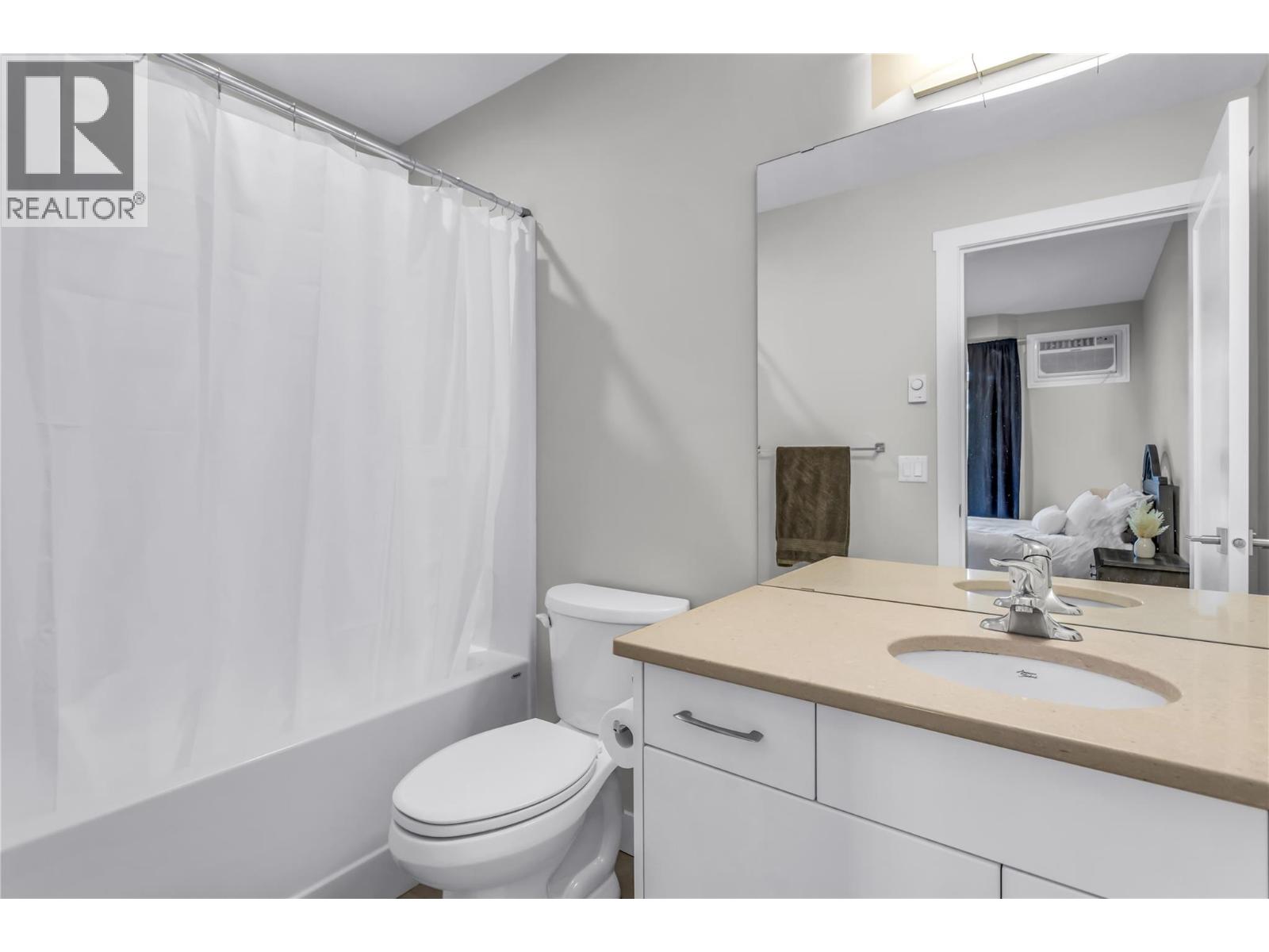 204 3090 Burtch Road, Kelowna