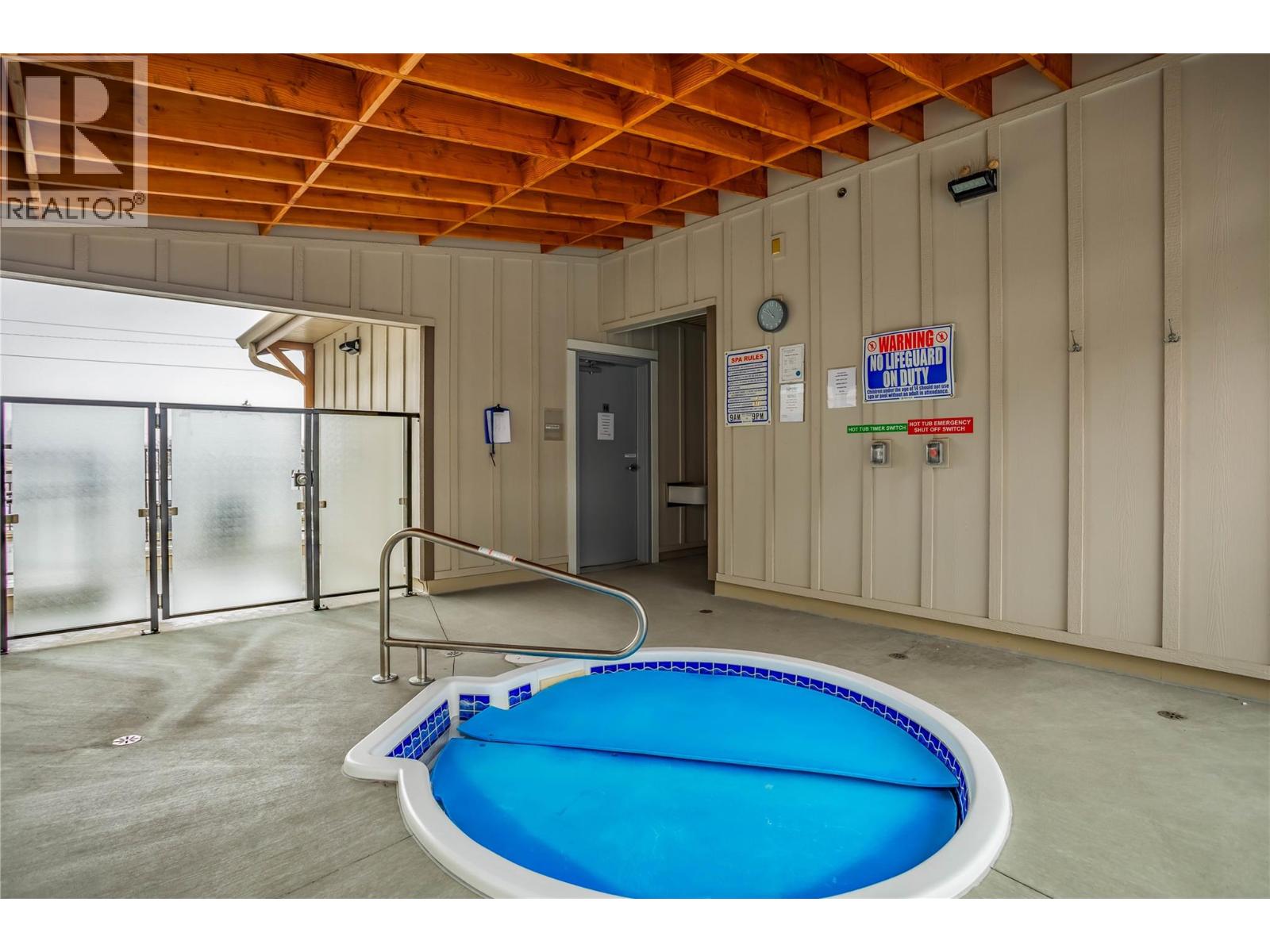204 3090 Burtch Road, Kelowna
