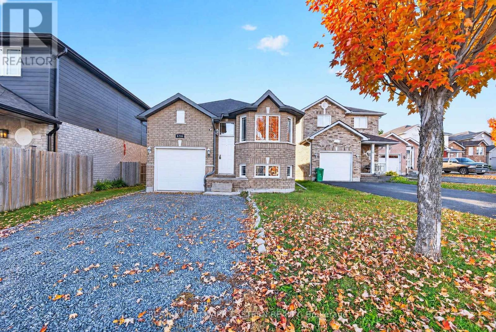 656 CLANCY CRESCENT