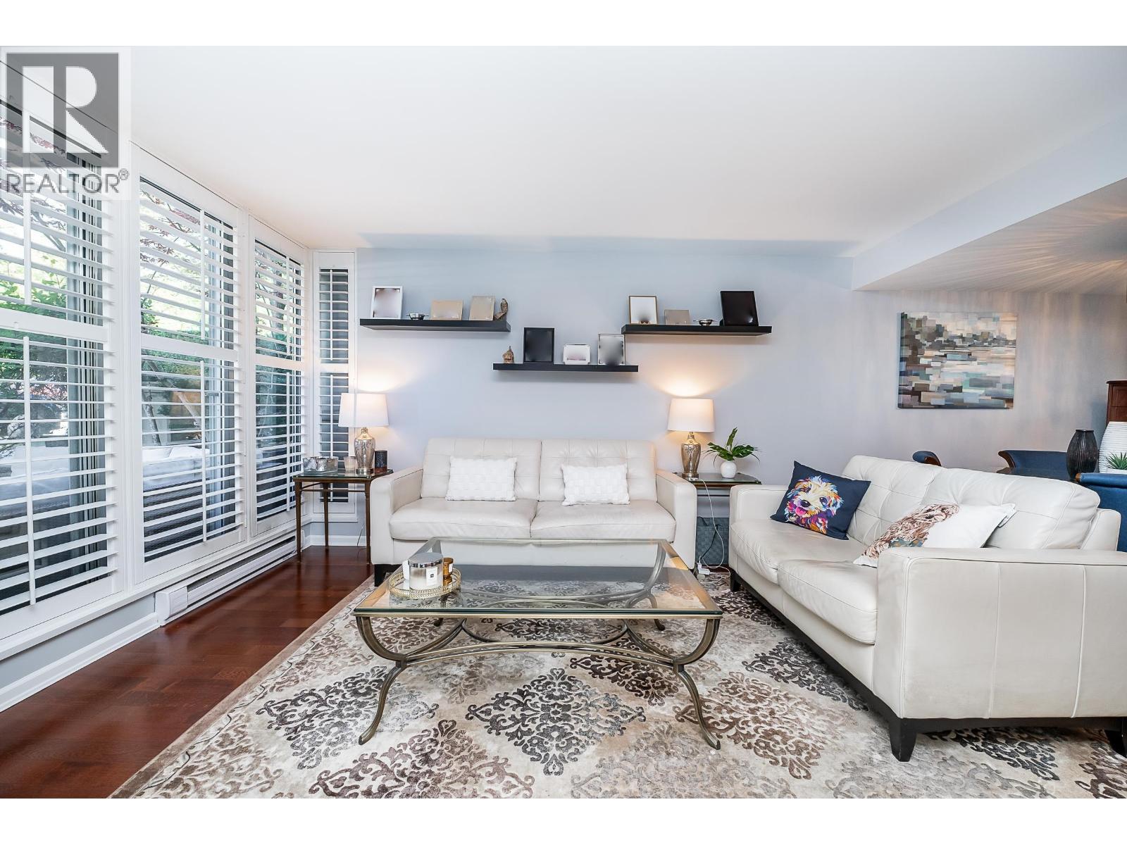 3 290 NEWPORT DRIVE