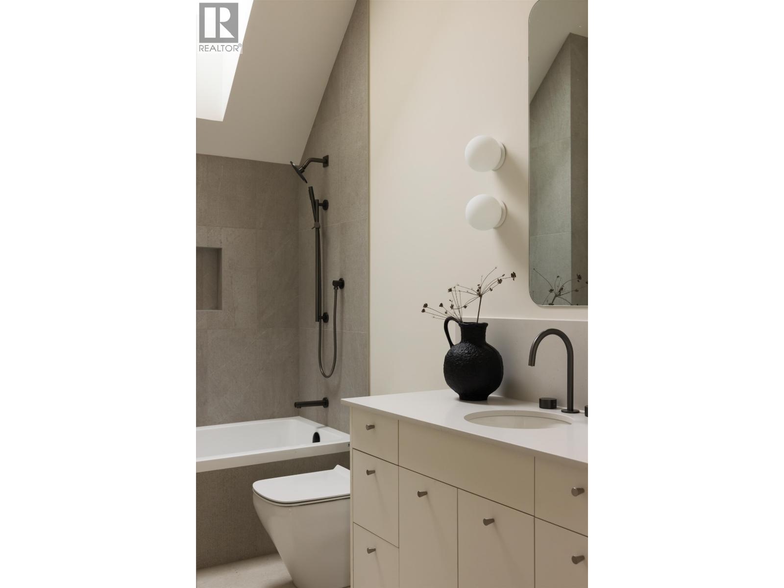 2 3351 W 13th Avenue, Vancouver — photo 34
