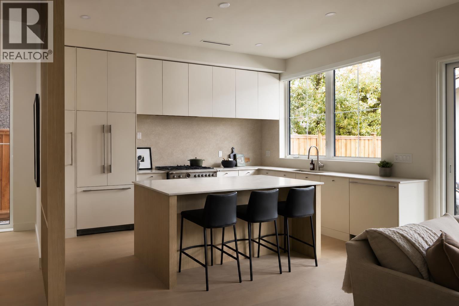 2 3351 W 13th Avenue, Vancouver — photo 4
