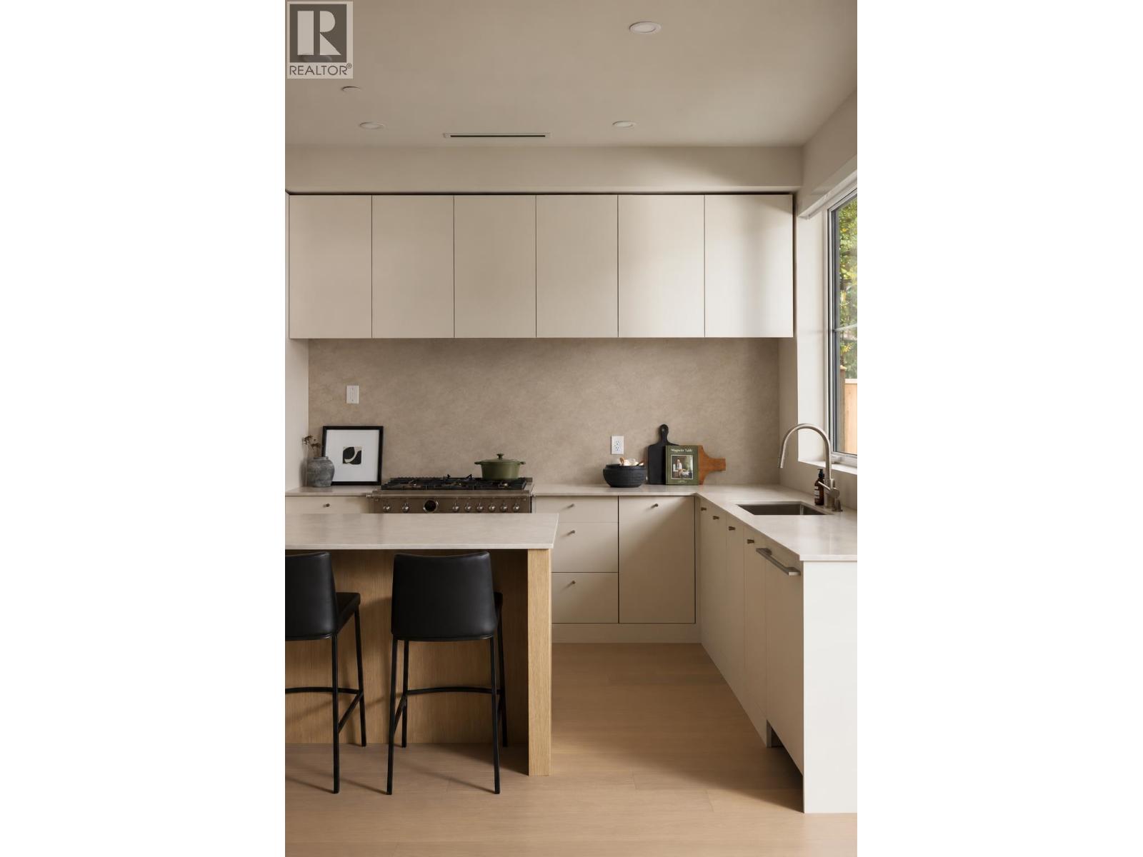 2 3351 W 13th Avenue, Vancouver — photo 6