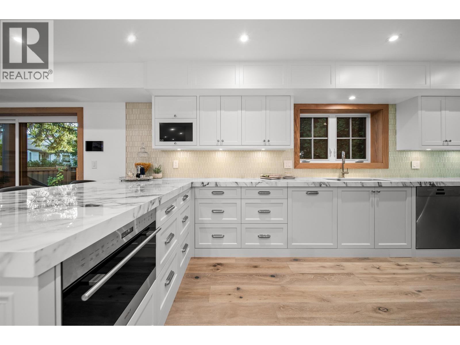 5595 Mackenzie Street, Vancouver — photo 7