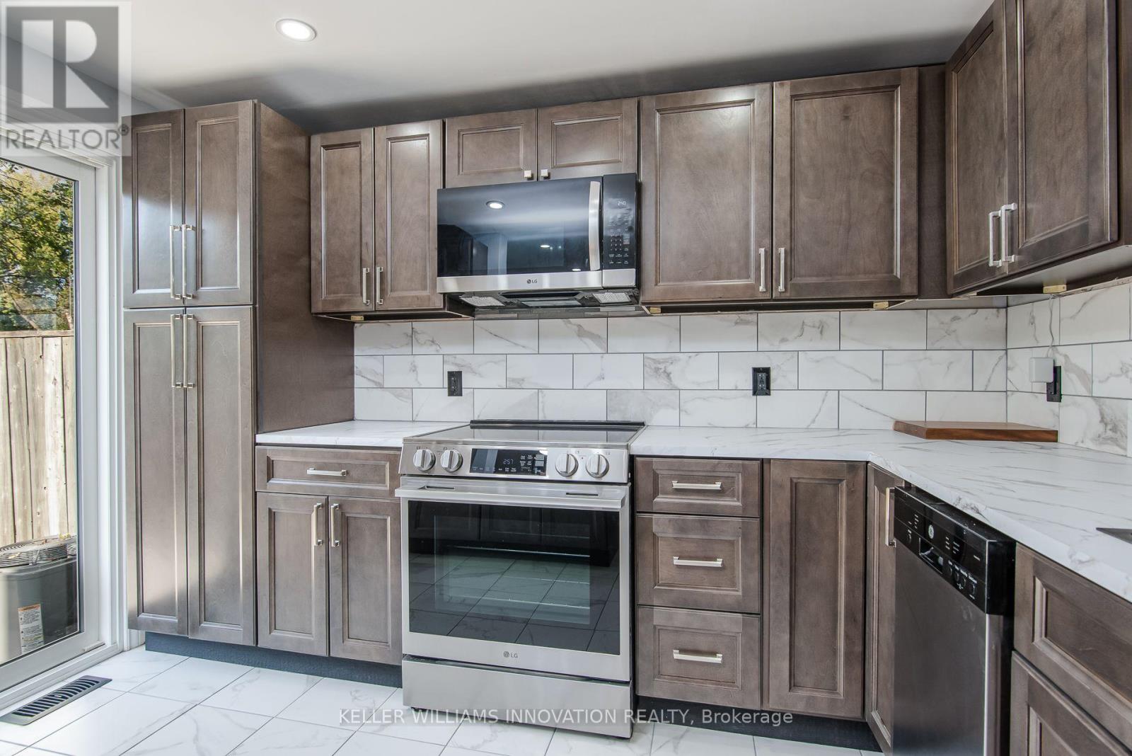 530 Parkview Crescent, Cambridge, ON photo 2