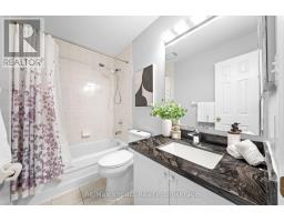 1049 Timberland Crescent, Oshawa, ON L1K2L9 Photo 14