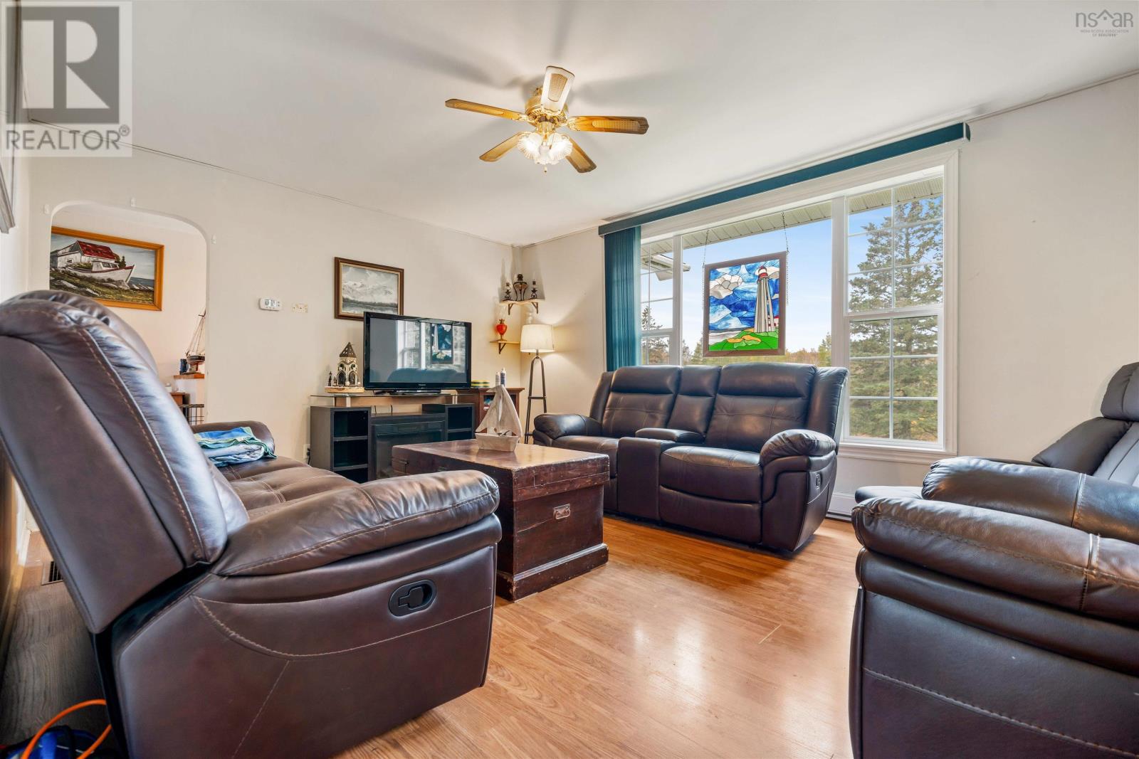 14069 Highway 215 - 10