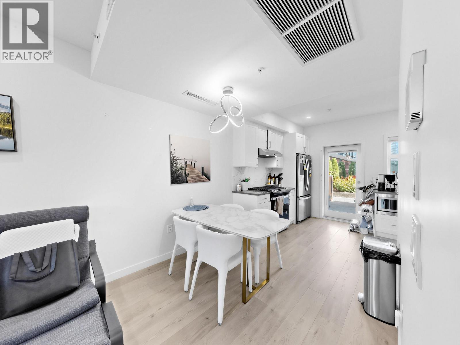 4 6988 Griffiths Avenue, Burnaby — photo 9
