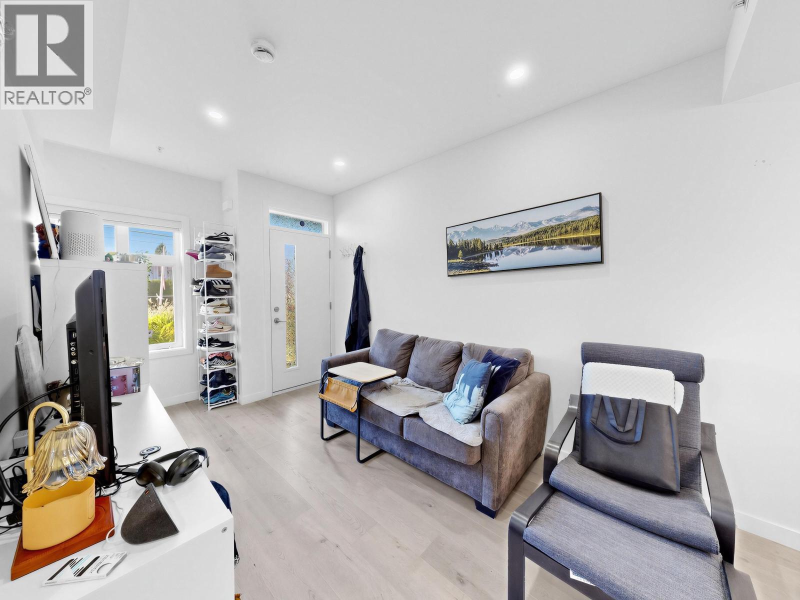 4 6988 Griffiths Avenue, Burnaby — photo 10