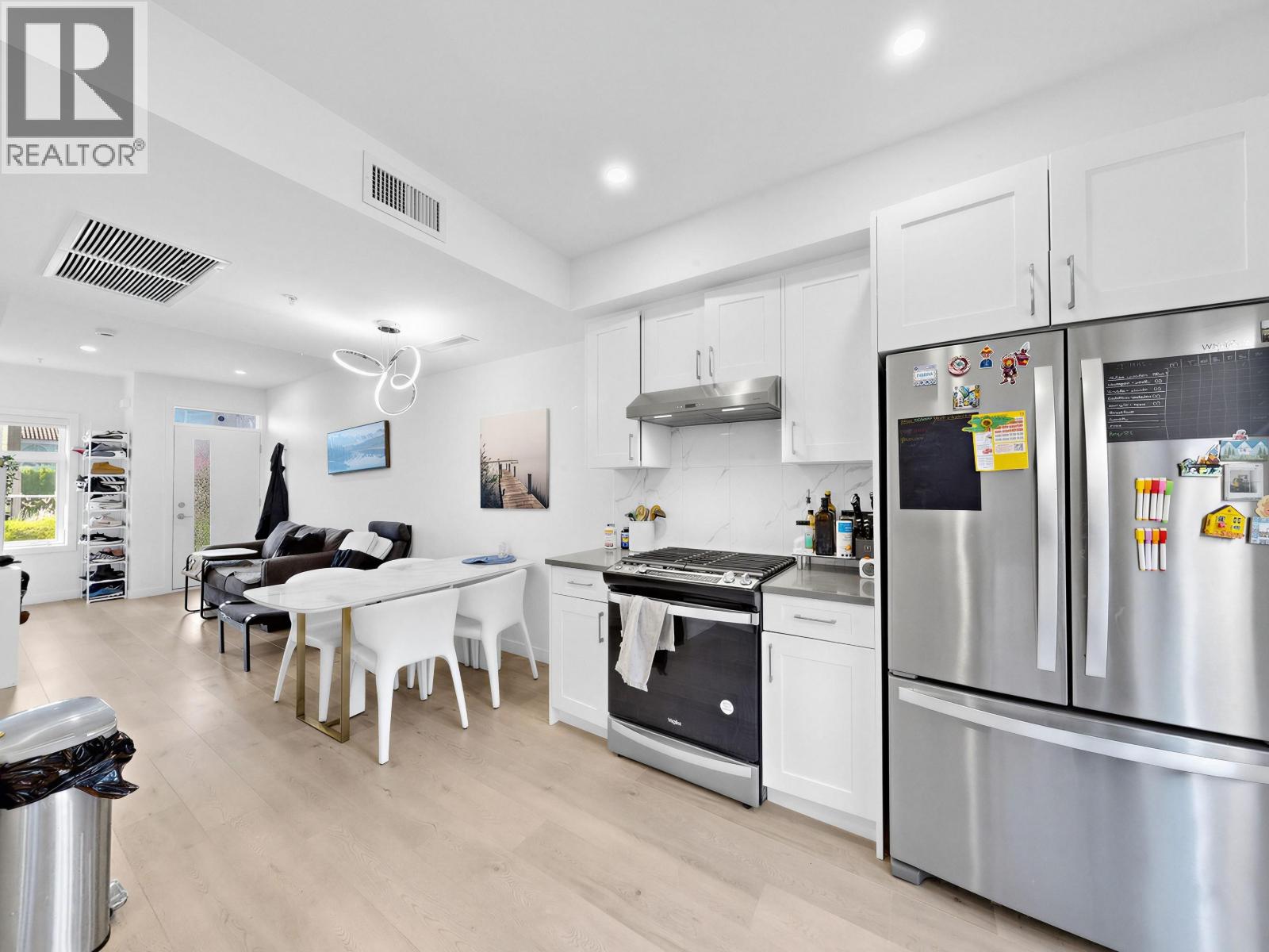 4 6988 Griffiths Avenue, Burnaby — photo 17