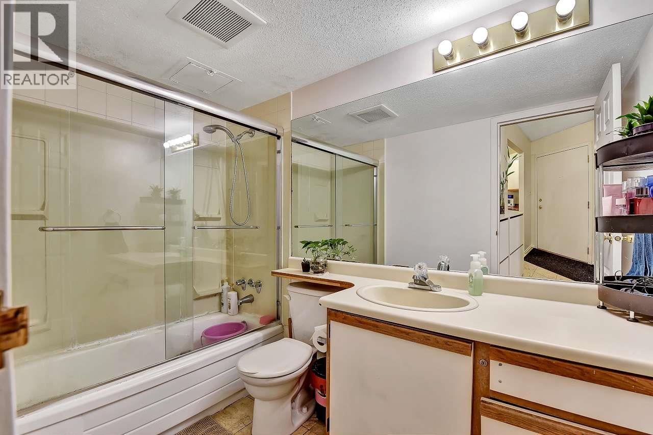 #114-7340 MOFFATT Road, Richmond