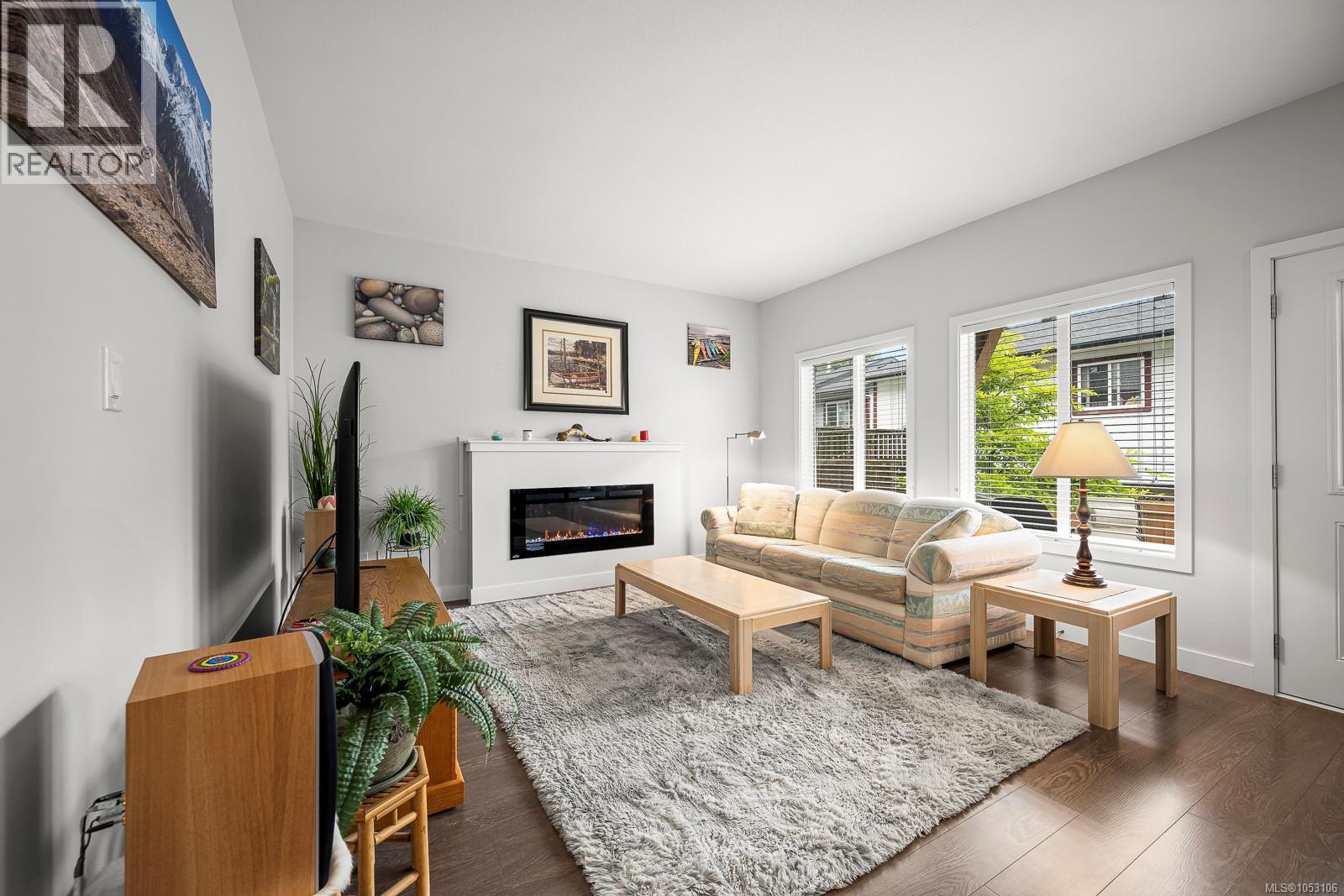 12 2109 13th St, Courtenay