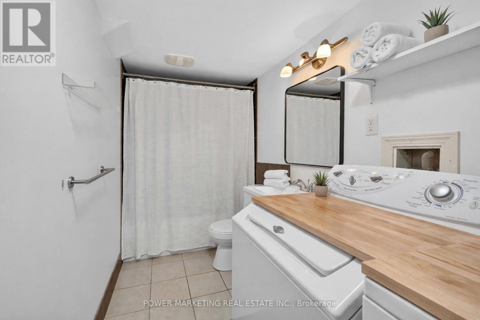 5 Bed, 2 Bath House for Sale in Ottawa – 2213 FILLMORE CRESCENT, Ottawa – MLS# X13886166 - Image 15
