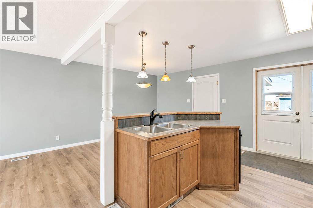 4908 Moore Street, photo 23 of 50