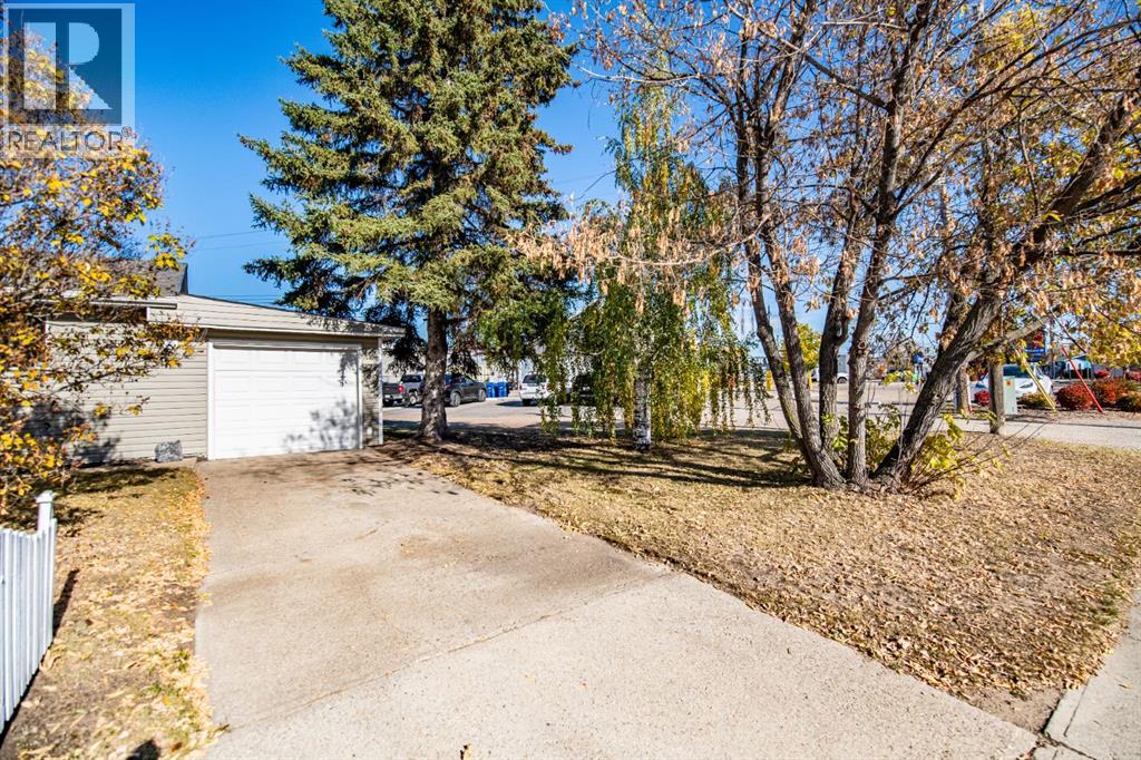 4908 Moore Street, photo 48 of 50