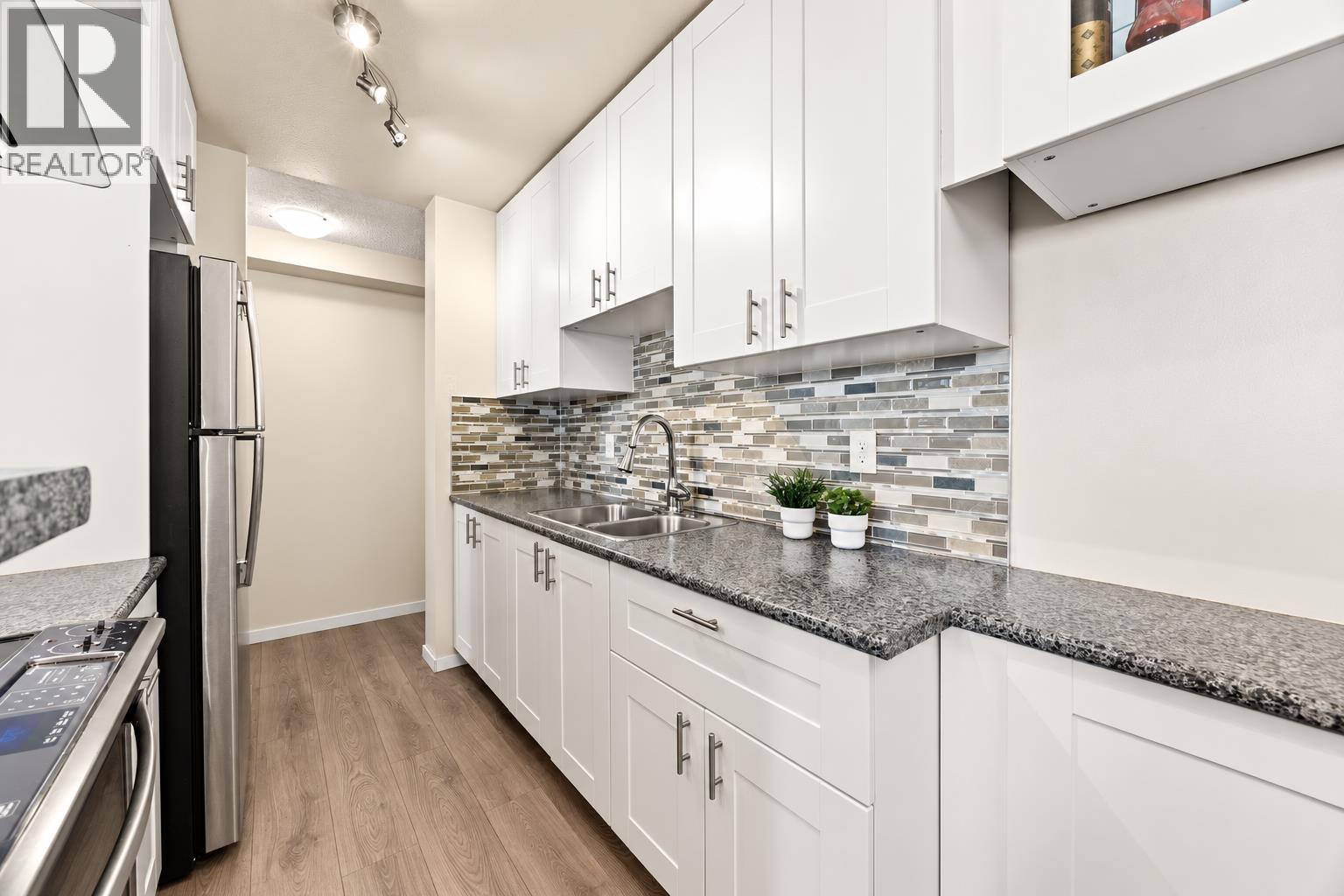 1 Bed, 1 Bath House for Sale in Burnaby – 1202 6759 WILLINGDON AVENUE, Burnaby – MLS# R3178786 - Image 5