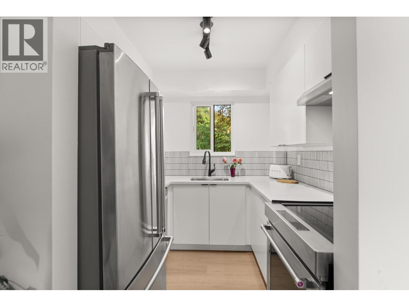 204 391 E 7th Avenue, Vancouver — photo 12
