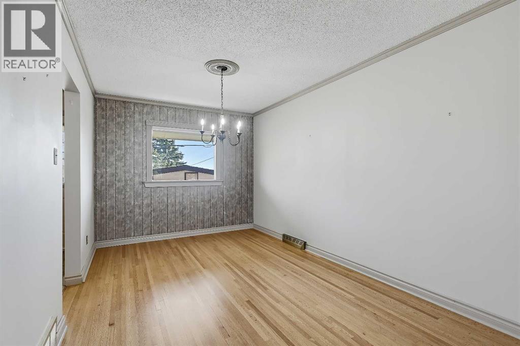 8252 7 Street SW, Calgary — photo 8
